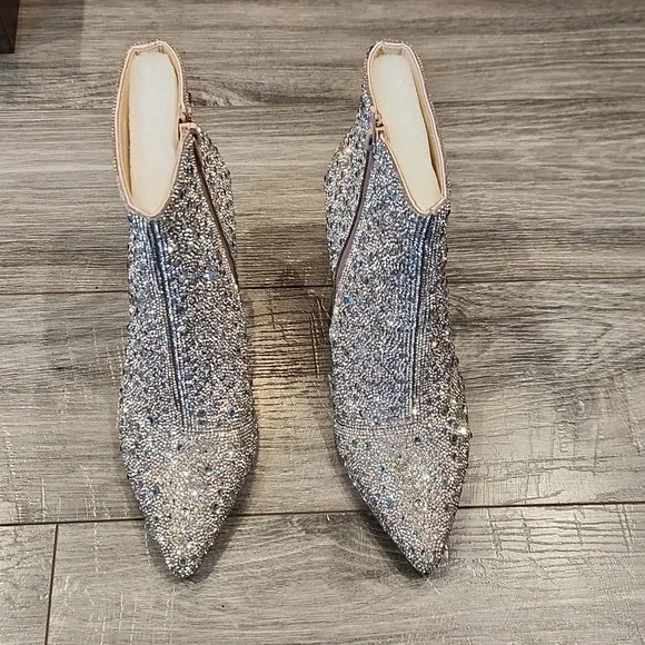EUC Betsy Johnson Glass stone upper Sequins 3 1/2" heeled Boots sz 8.5M - Picture 6 of 14